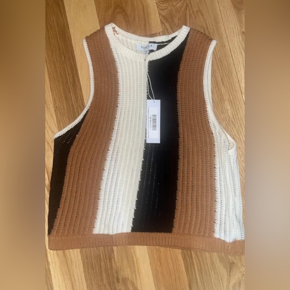 NWT Gilli Womens Black Mustard Sleeveless Crew Neck Sweater Top Size Medium